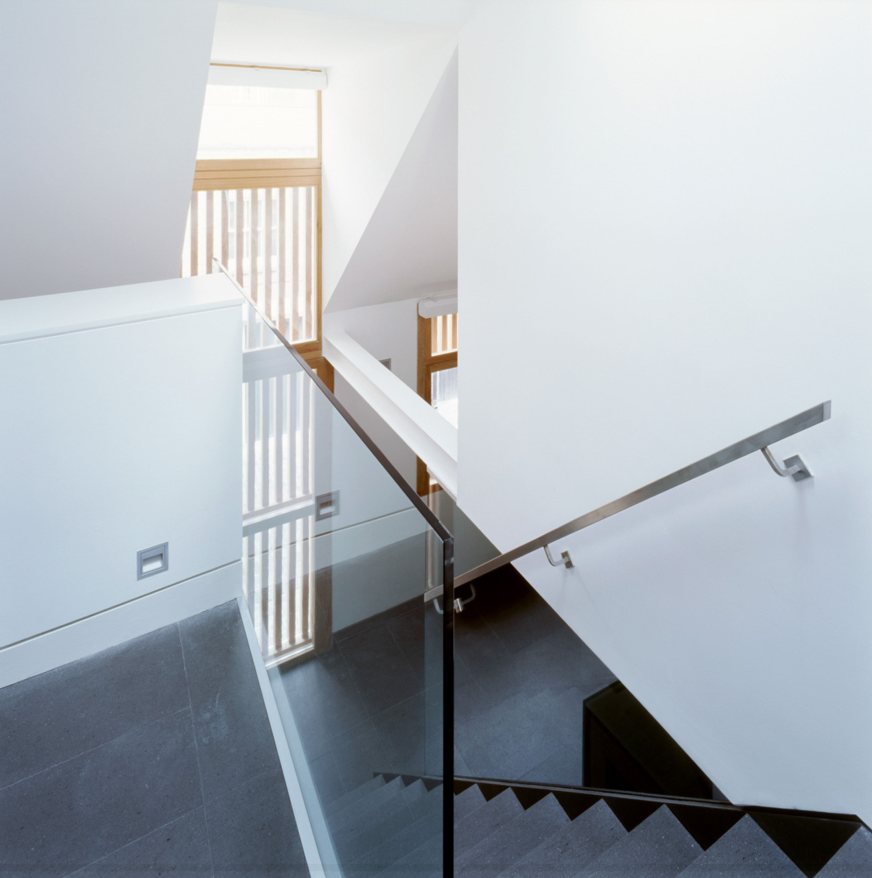 CGJ0207M_S1_0007